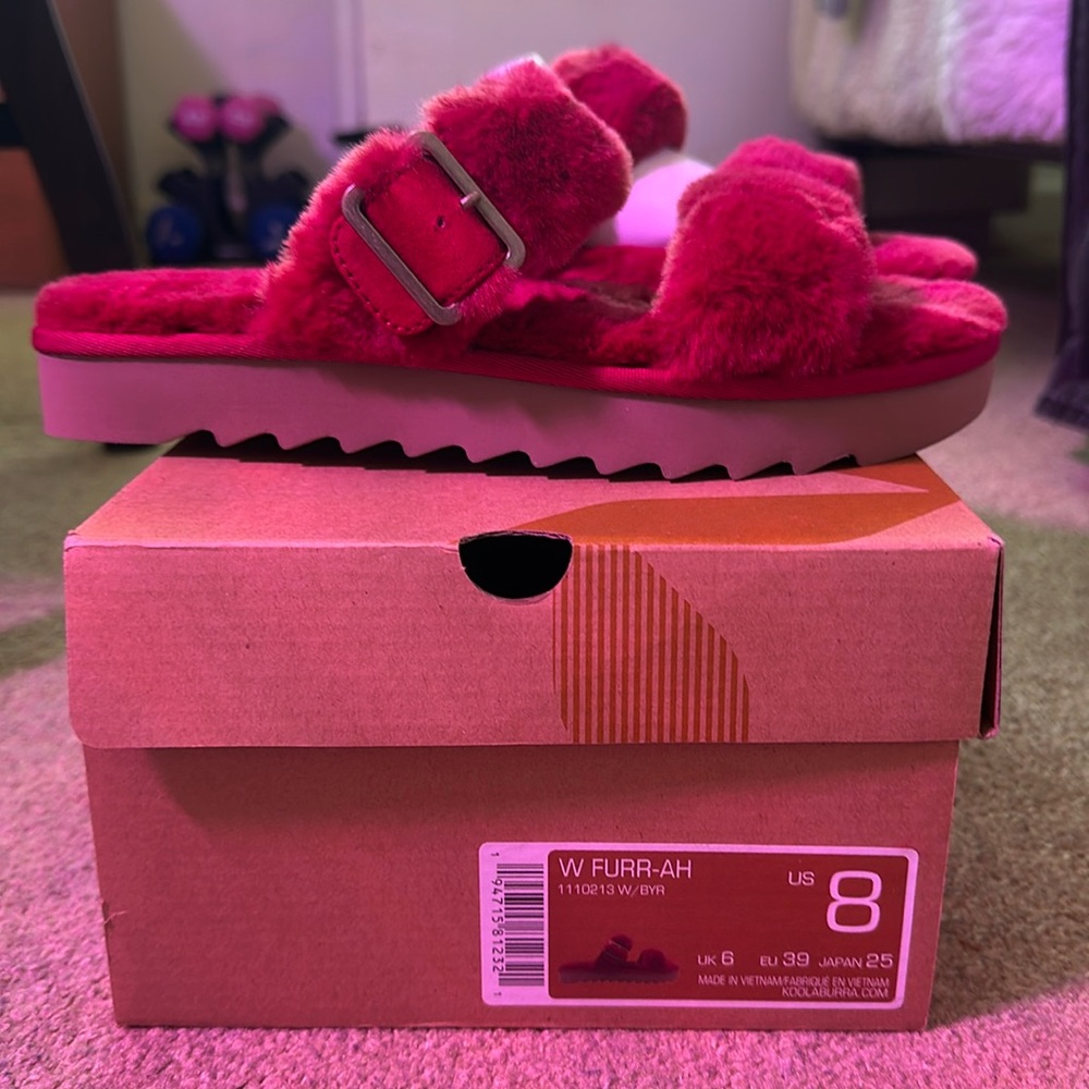 Brand new Koolaburra by UGG fuzzy sandles.
